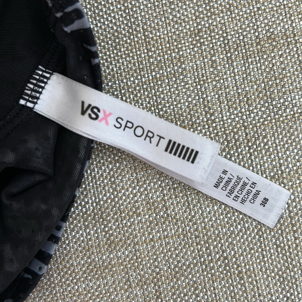 Victorias Secret VSX Sport Bra - Picture 2 of 4
